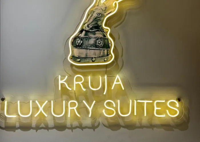 Luxury מלון